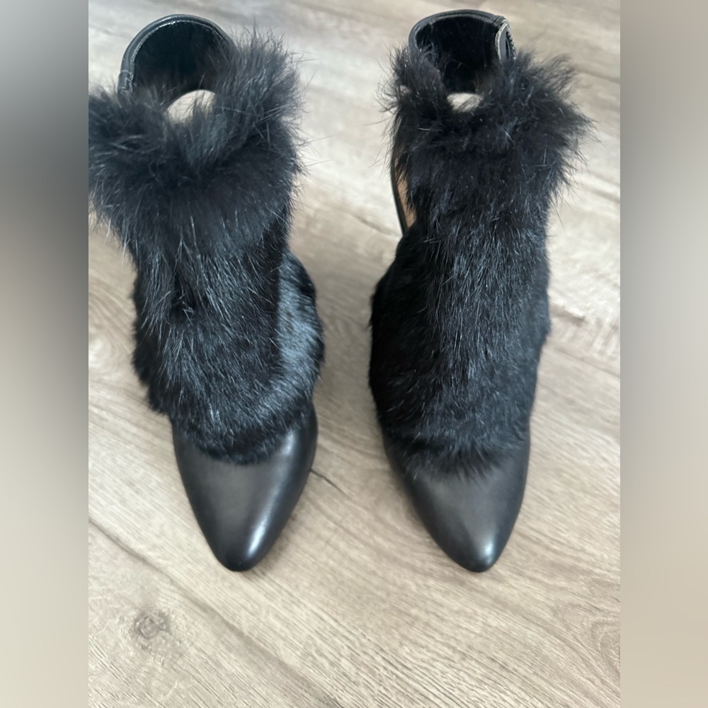 NWOT BCBG Maxazria Runway Rabbit Fur Platform Boots 6.5 From Pet Friendly Home
